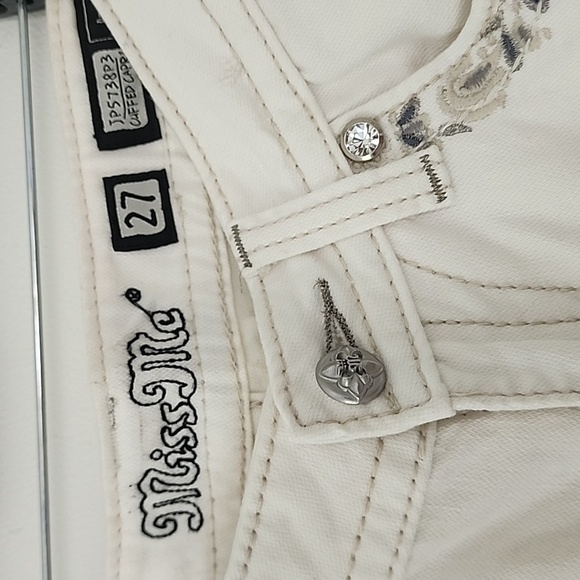 Miss Me Low Rise Denim Capri embellished in white Size 27 - Picture 6 of 12